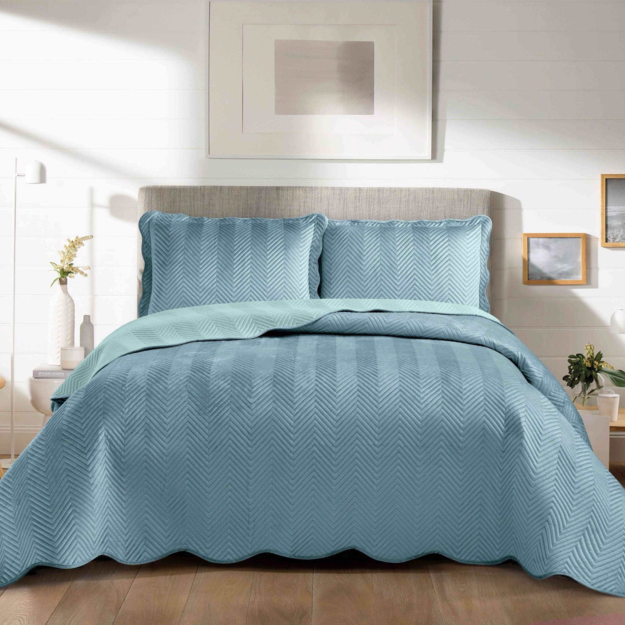 MEZNA BEDSPREAD