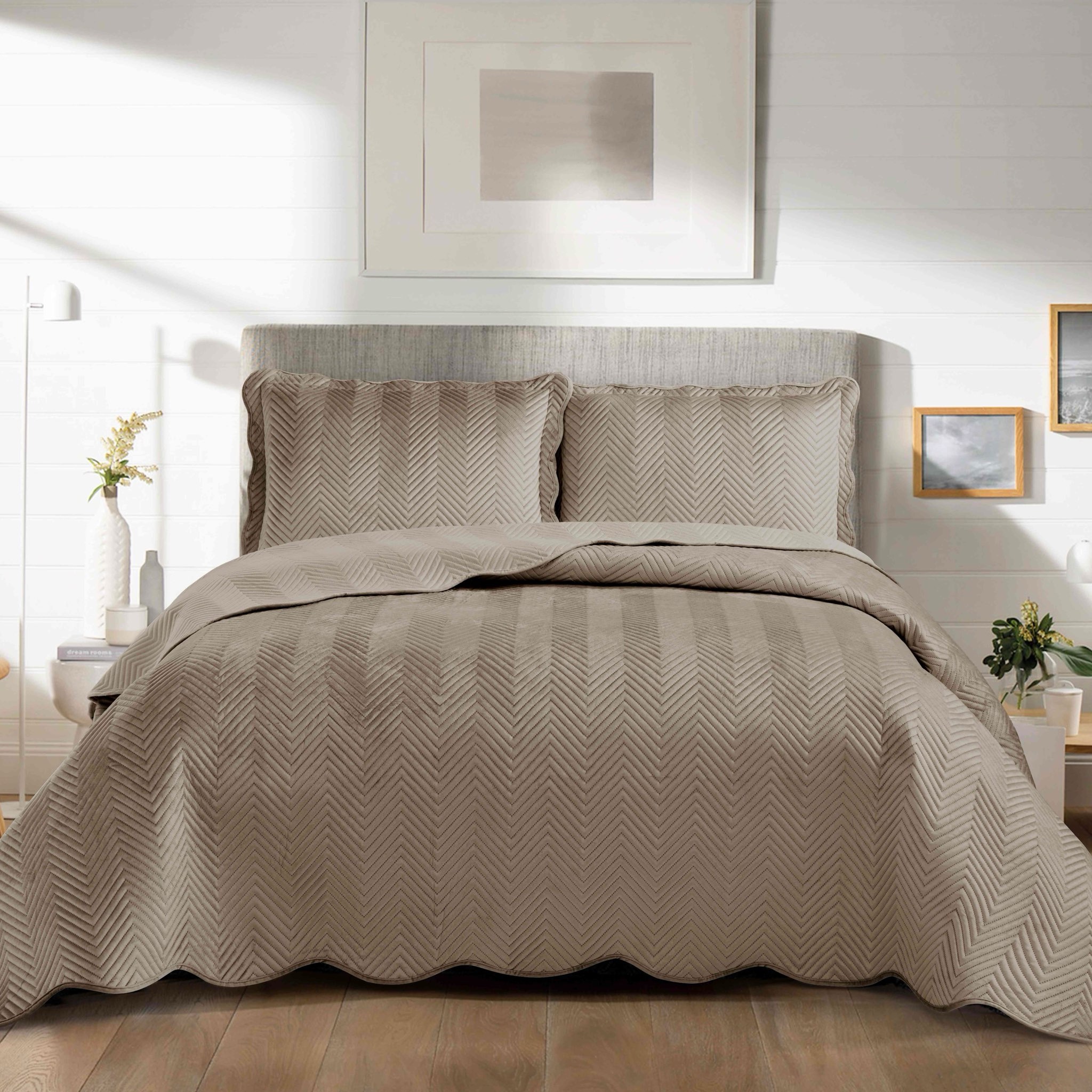 MEZNA BEDSPREAD
